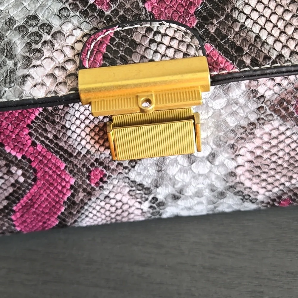Unbranded elegant snakeskin